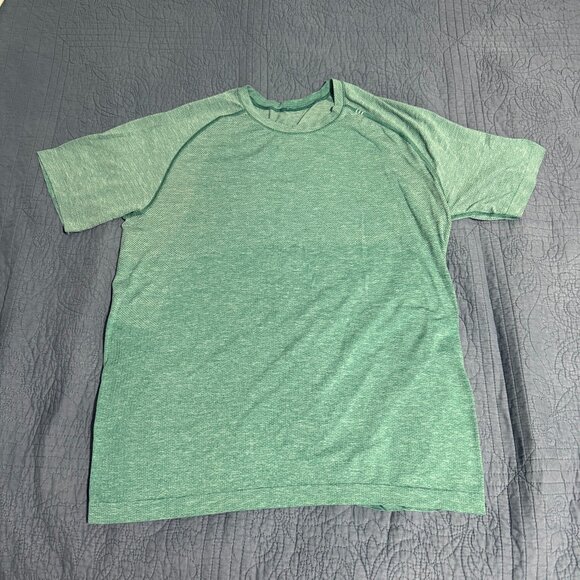 Lululemon Men's Metal Vent Tech Shirt - Picture 2 of 4